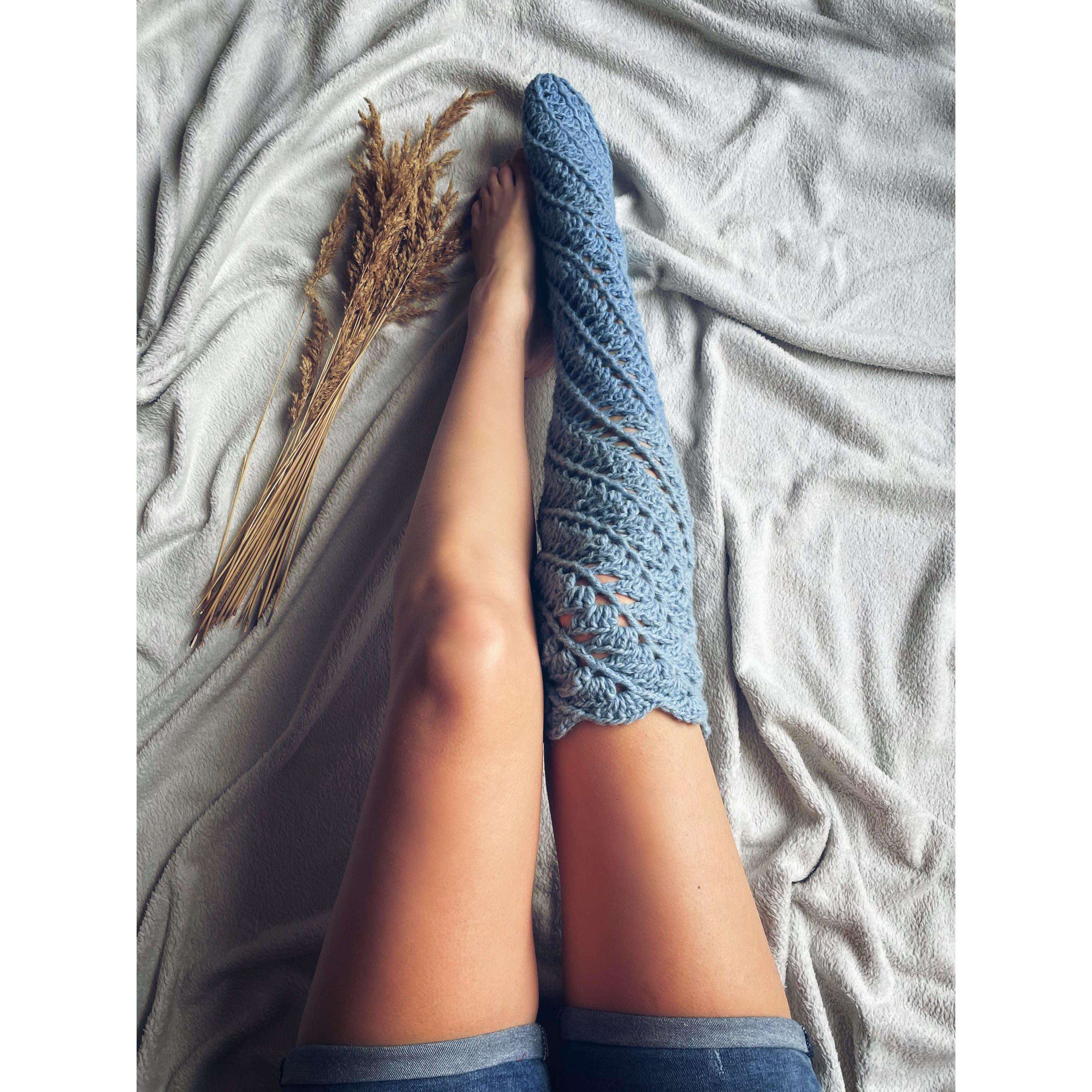 Crochet Pattern – Twirling Toes Socks - TheMailoDesign - Lace Socks - TheMailoDesign