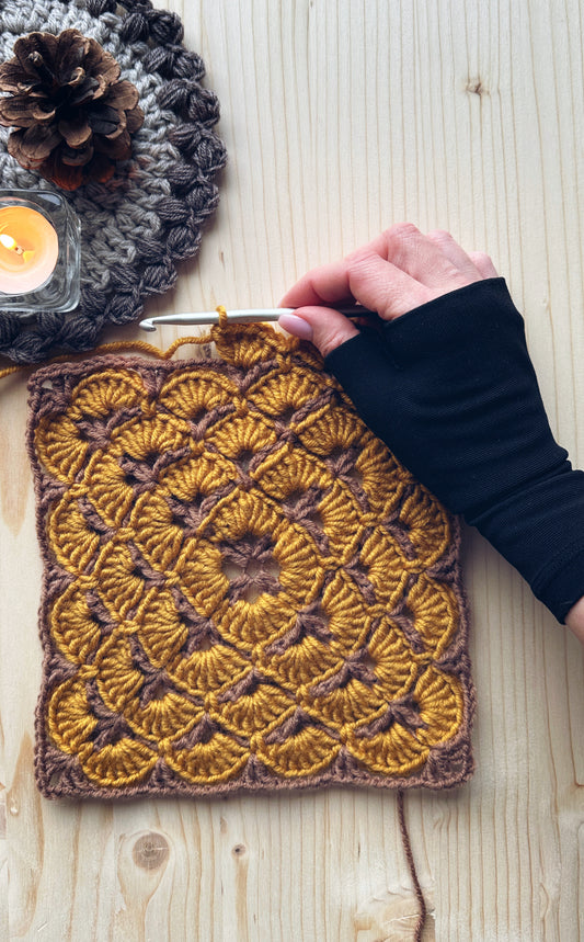 Compression Glove for Crocheting by TheMailoDesign
