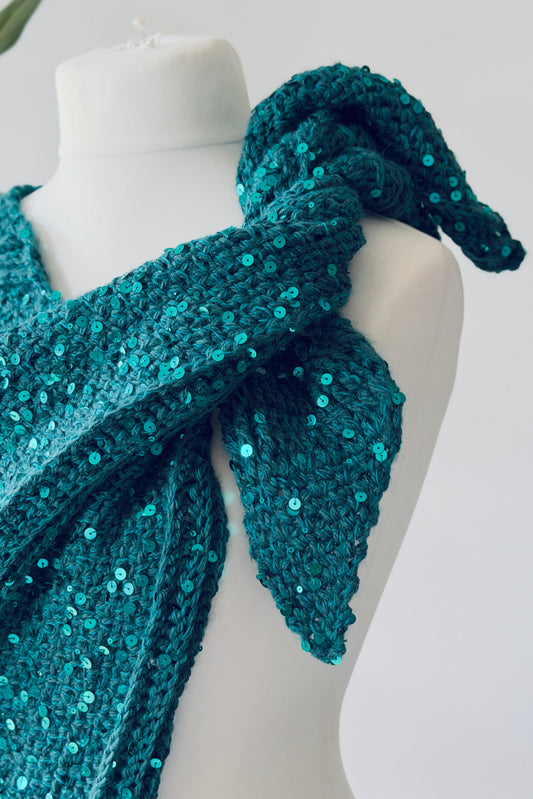 Crochet Pattern - Deep Lagoon Shawl (English + Spanish)