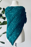 Crochet Pattern - Deep Lagoon Shawl (English + Spanish)