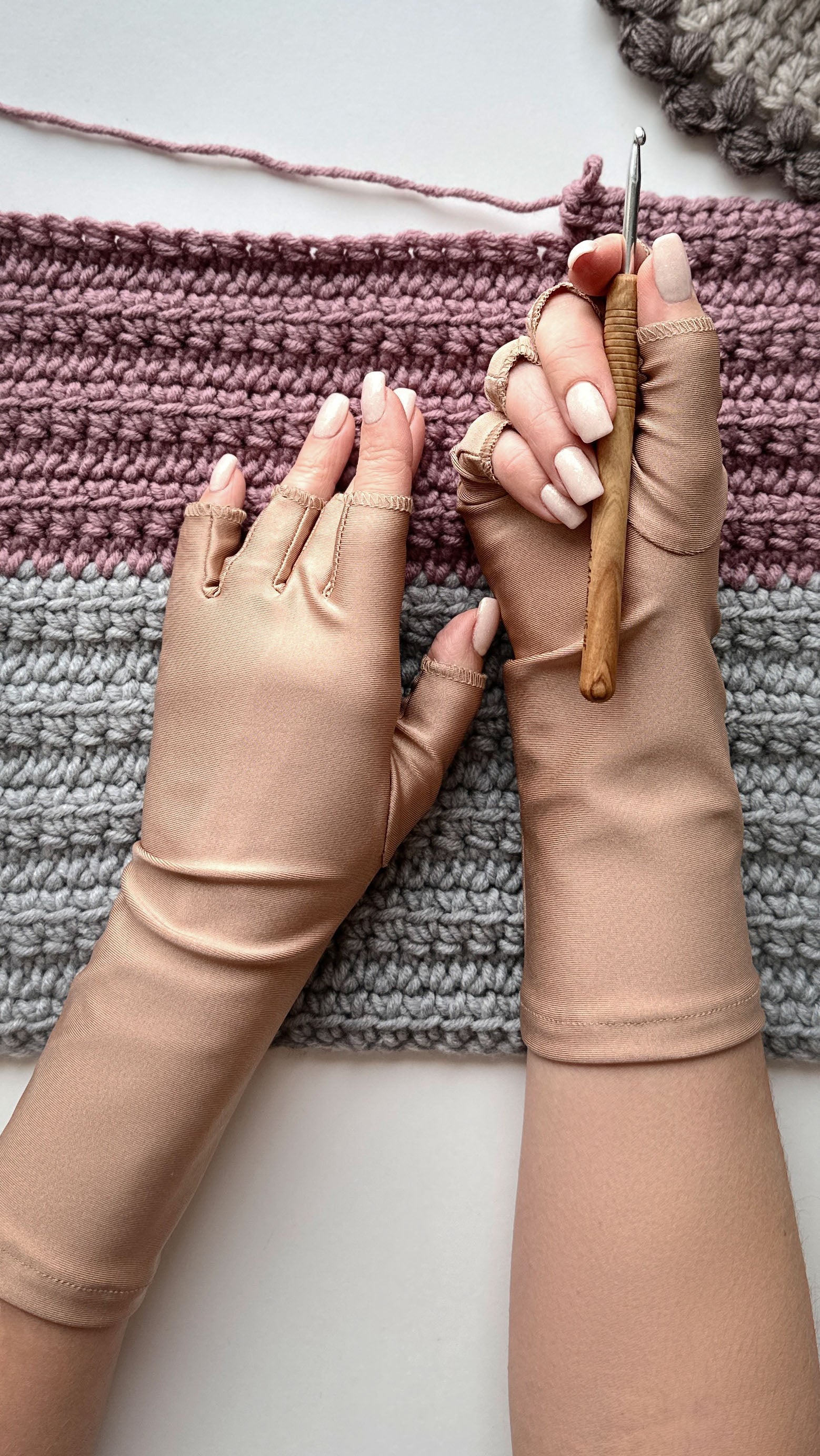 Compression Glove for Crocheting by TheMailoDesign