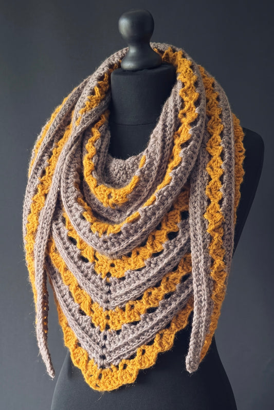 Crochet Pattern - Into The Mystic Shawl (English + Spanish)